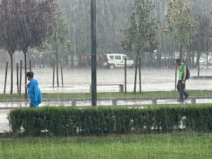 Düzce, Zonguldak ve Bartın'da kuvvetli yağış uyarısı