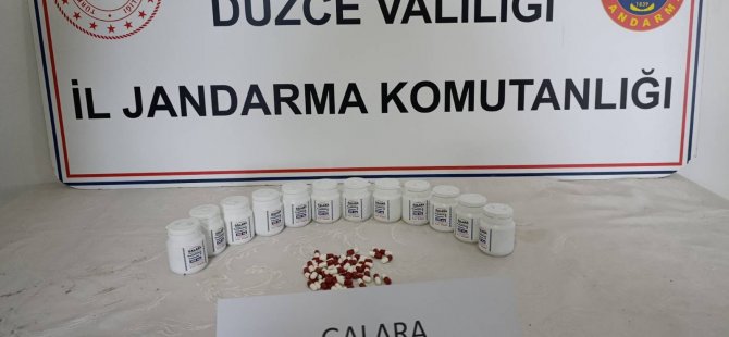 Aramada yolun kenarına attı yakalanmaktan kurtulamadı