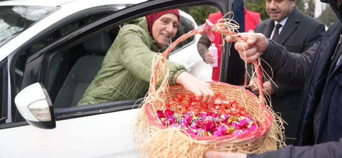Kabir ziyaretinde bulunanlara sürpriz