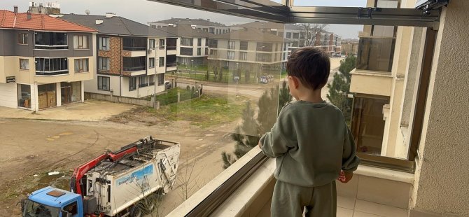 Her gün çöp kamyonunu bekleyen minik Arda’ya sürpriz