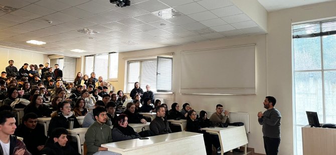 Yapay zeka okuryazarlığı ele alındı