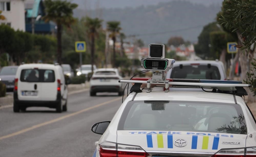 Düzce'de hızlı sürücüler radara yakalandı