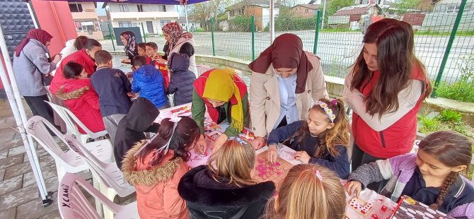 Dünya Romanlar Günü’nde gençlerden anlamlı buluşma