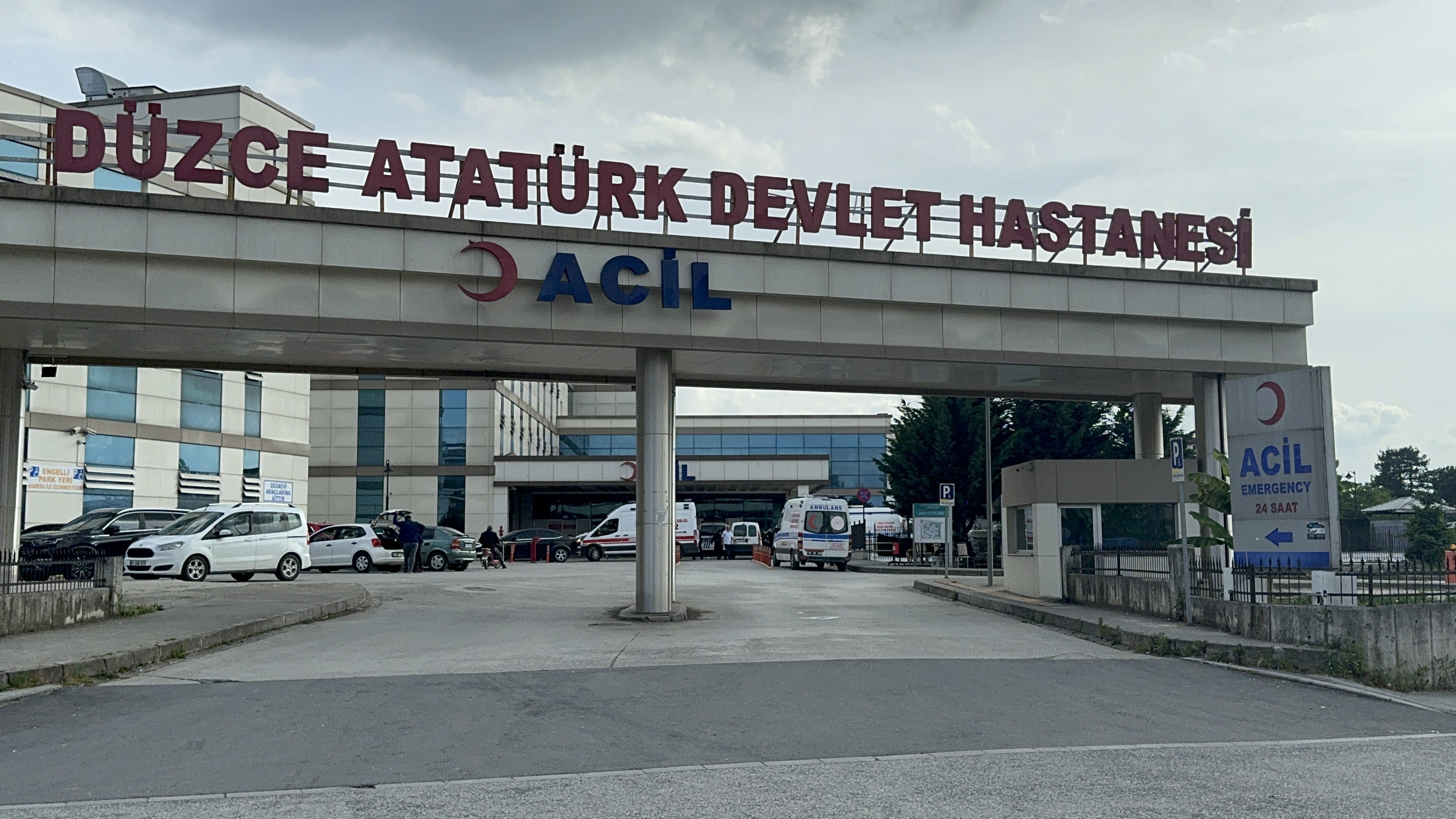 Kamyonet ile tır çarpıştı 5 kişi yaralandı