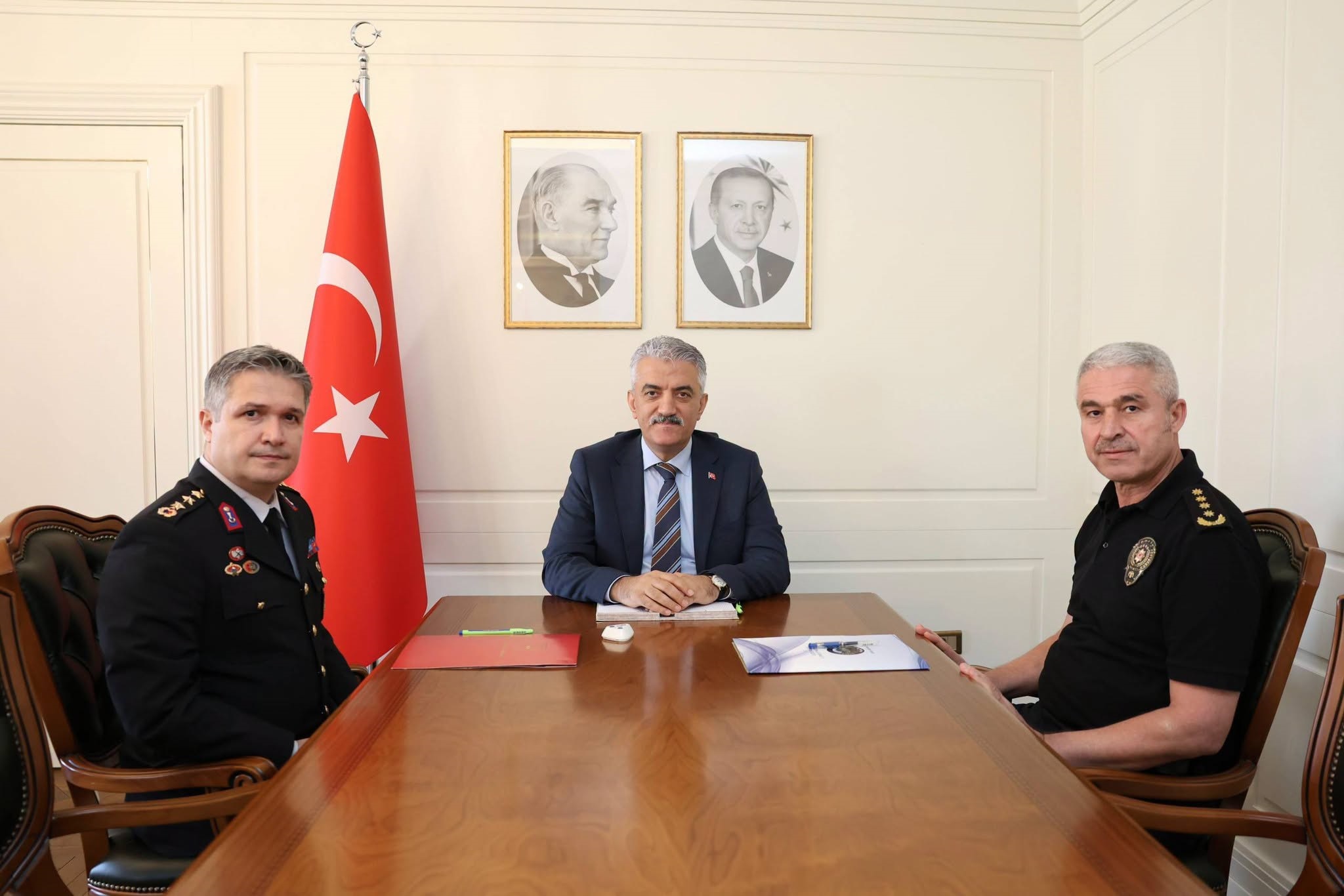 Düzce’de güvenlik ve asayiş toplantısı gerçekleştirildi