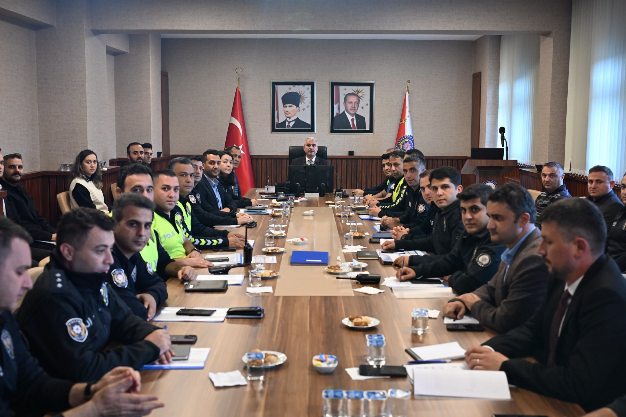Düzce Emniyetinde güvenlik ve asayiş toplantısı