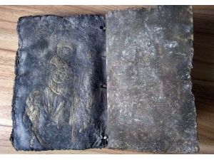 Balıkesir’de Bin Yıllık İncil’i Satmak İsteyen Şahıslar Yakalandı