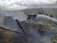 Tokat’ta Ahır Yangını: 2 Hayvan Telef Oldu