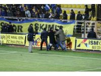 İzmir Derbisinde Olaylar Çıktı