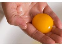 Tek Bir Yumurta Sarısı Sizi 10 Yaş Gençleştirecek.