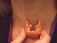 Ne Kadar Uyursa Uyusun Sürekli Yorgun Hisseden Kişilerin– Meğerse Rahatsızlığı Boğazında Gizliymiş