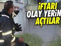 İtfaiye bir yandan yangını söndürdü, bir yandan orucunu açtı