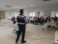 En iyi narkotik polisi; Anne