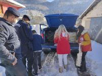 Ulaşım zorluğu çeken ailelere Kızılay ulaştı