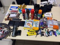 Çaldıkları malzemelerle kaçarken polis ekiplerine yakalandılar