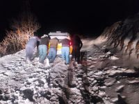 Mahsur kalan 6 kişi, jandarma ekipleri tarafından kurtardı