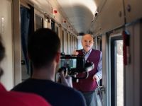 Trende yazılan şiire, trende klip çekti