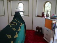 Zarar verilen türbe yeniden onarıldı