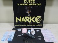Uyuşturucu satıcısı polisin operasyonu ile yakalandı