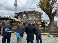 Yıkıma ilk camilerden başlanıldı