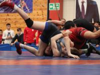 Şampiyon güreşçiler turnuva ile anıldı