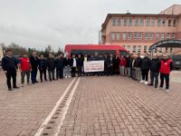 Deprem bölgesine gönüllü gittiler