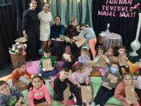 Şükran teyze ile masal saatini çocuklar çok sevdi