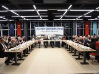 Öğrencilerle iftar yemeği yediler