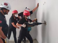 Ağır hasarlı binada kurtarma tatbikatı yaptılar