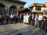 VALİ ATAY VATANDAŞLARLA BAYRAMLAŞTI