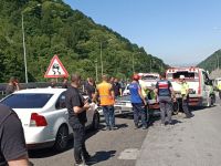 18 Araç Birbirine Girdi 10 Kişi yaralandı