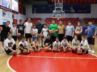 Spor salonları çocuklarla doldu