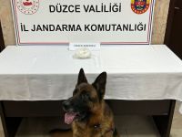 ARANAN ŞAHIS UYUŞTURUCU İLE YAKALANDI