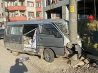 Kavşakta çarpıştılar 3 yaralı