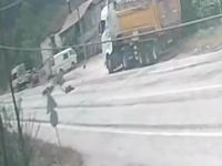 Motosiklet yayaya çarptı: 2 yaralı