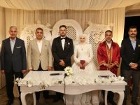 Başkan nikahı kıydı Vali şahitliğini yaptı
