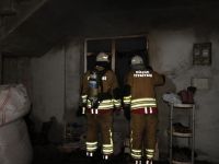 Düzce’de 2 katlı binada yangın çıktı