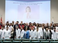 Öğrenciler beyaz önlüklerini giydi