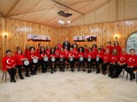 Düzce ritim grubu hem çaldı hem söyledi