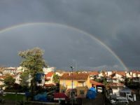 Yağmur sonrası beliren gökkuşağı görsel şölen oluşturdu