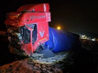 Lastik patlayınca yoldan çıktı