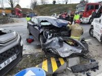 Araçlarda sıkışan sürücüleri itfaiye kurtardı