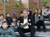 Kaymakam ve Başkan çocuklarla kitap okudu