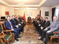 Yeni yönetim Vali Makas ile bir araya geldi