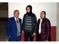 Özet’ten Şampiyon Sporcuya Destek