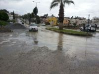 Kuşadası’nda Sağanak Yağmur Ve Fırtına