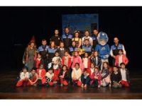 Emniyetten Bin 600 Çocuğa Tiyatro