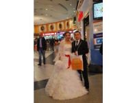 Gelin Ve Damat Evliliklerinin İlk Saatinde Deepo’da Alışveriş Yaptı