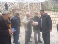 Cami Cemaatine Lokum Ve Kitapçık Dağıtıldı