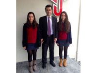 İkiz Kız Kardeşlerin Büyük Başarısı